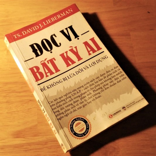 doc-vi-bat-ky-ai.jpg